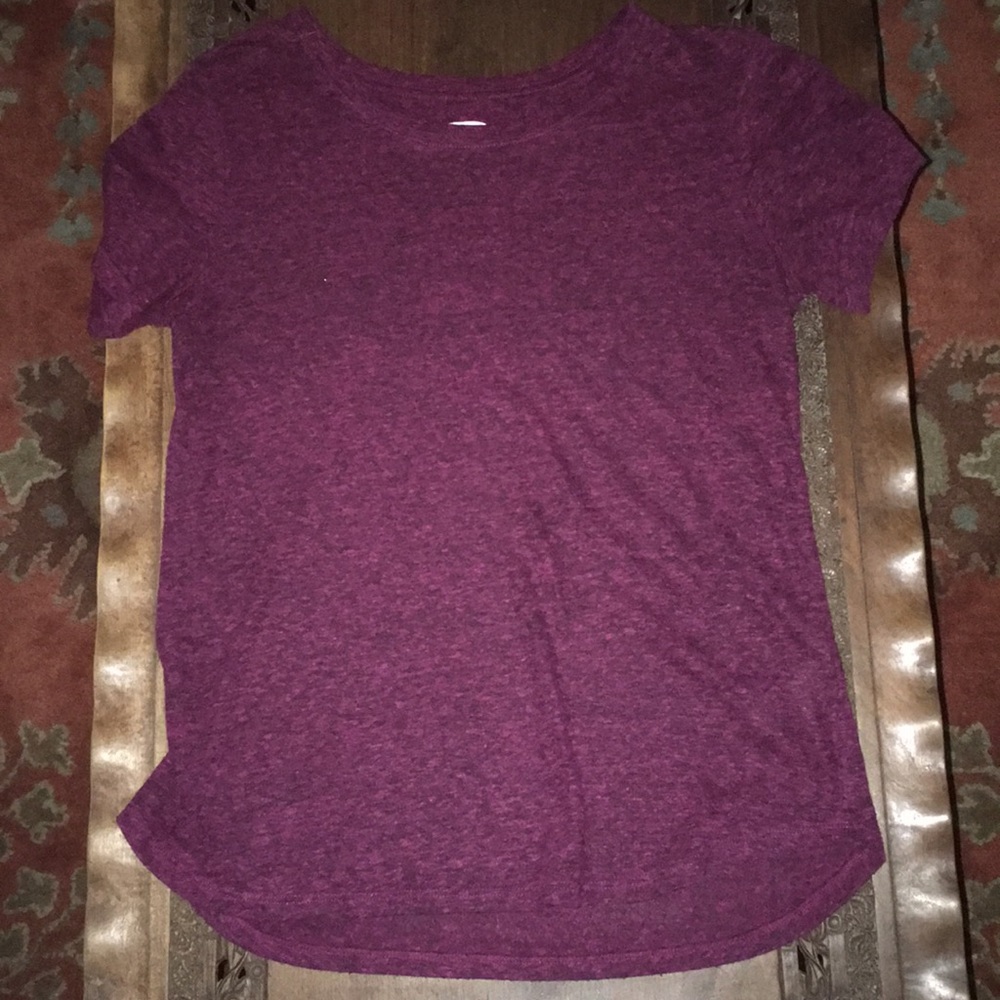Old navy maroon shirt